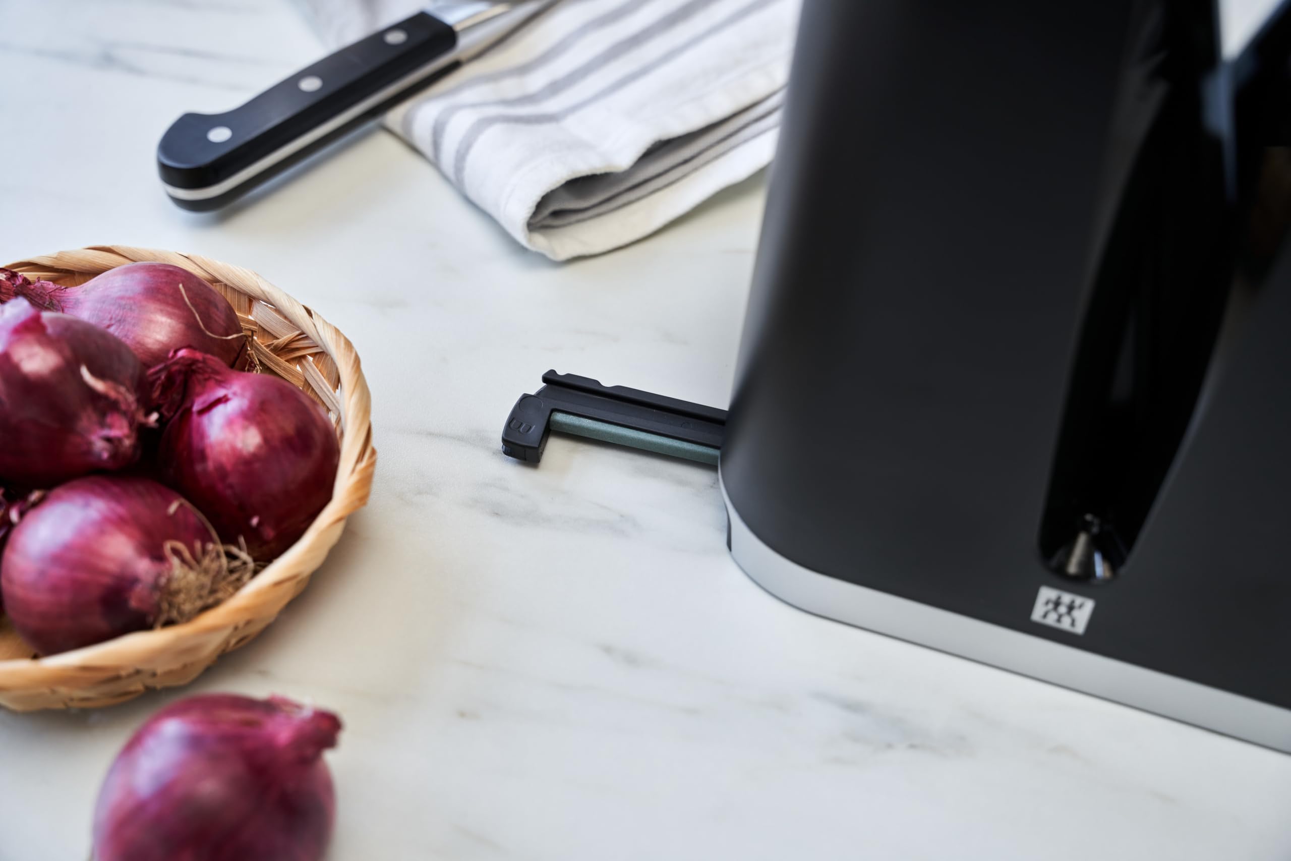 Zwilling V-Edge affilacoltelli ceramica nero lame lisce
