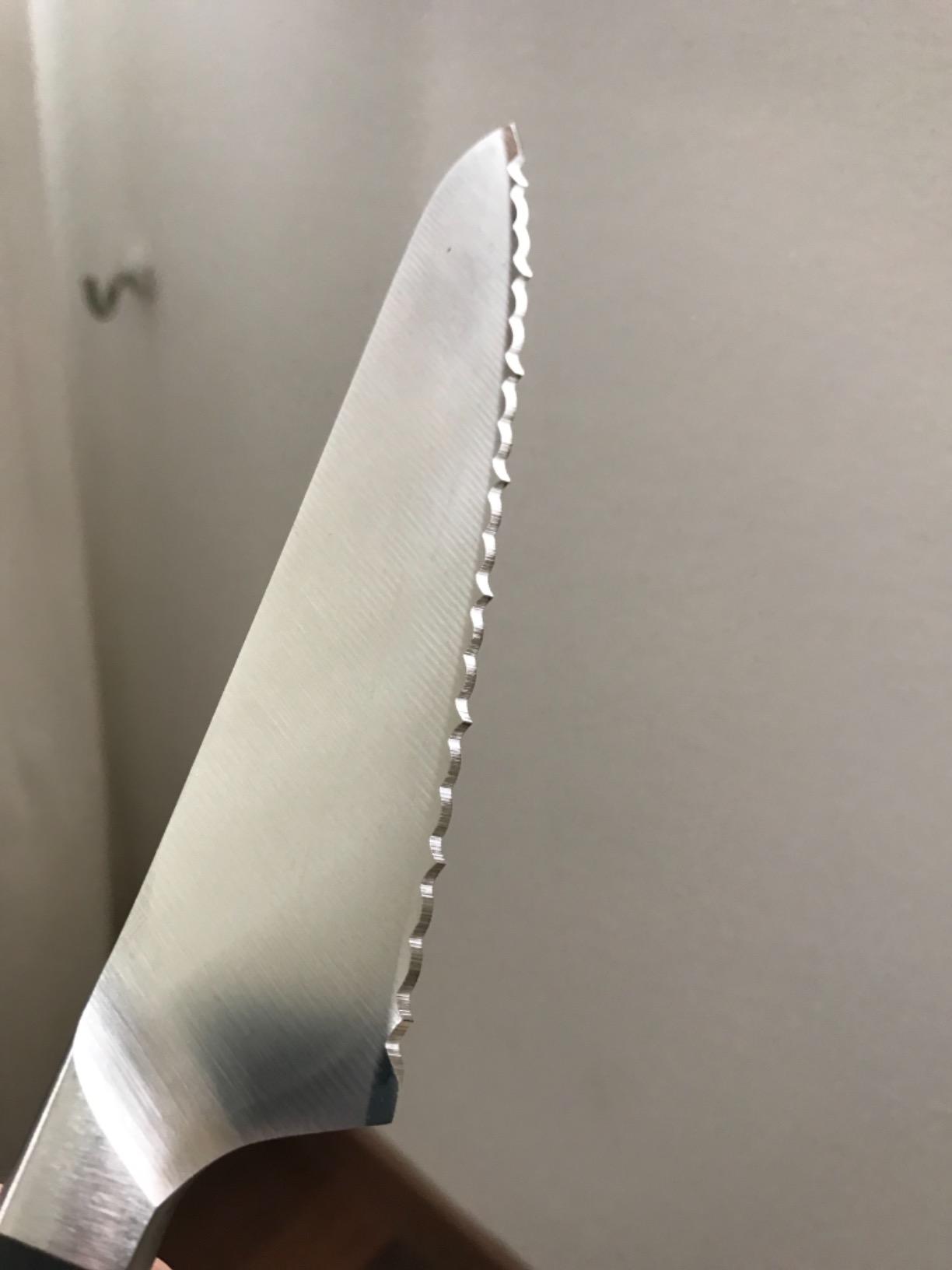 Zwilling Pro Coltello Cuoco Seghettato 14 cm