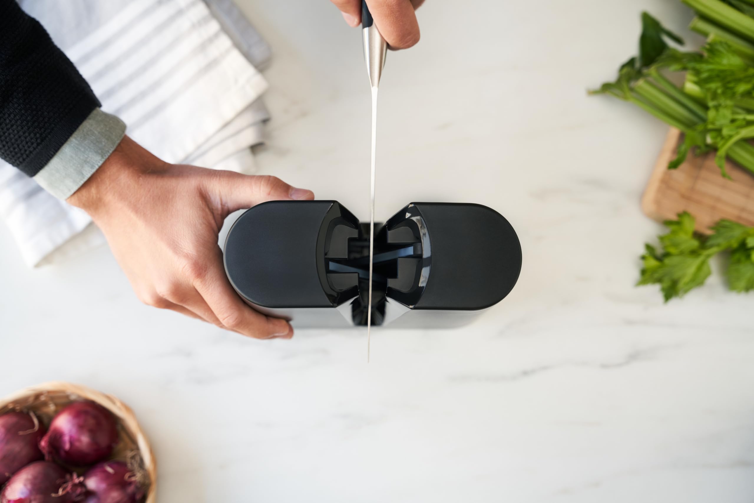 Zwilling V-Edge affilacoltelli ceramica nero lame lisce