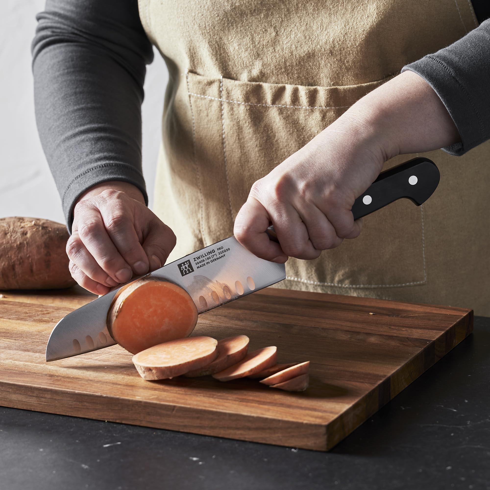Zwilling Pro Coltello Santoku 18 cm Alveolato Inox