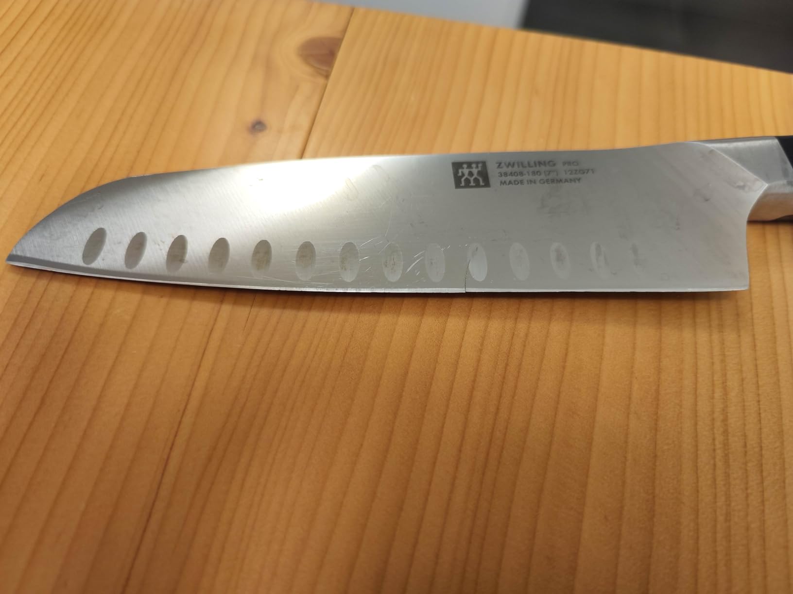 ZWILLING Pro 38408-181 Coltello Santoku 18 cm Forgiato